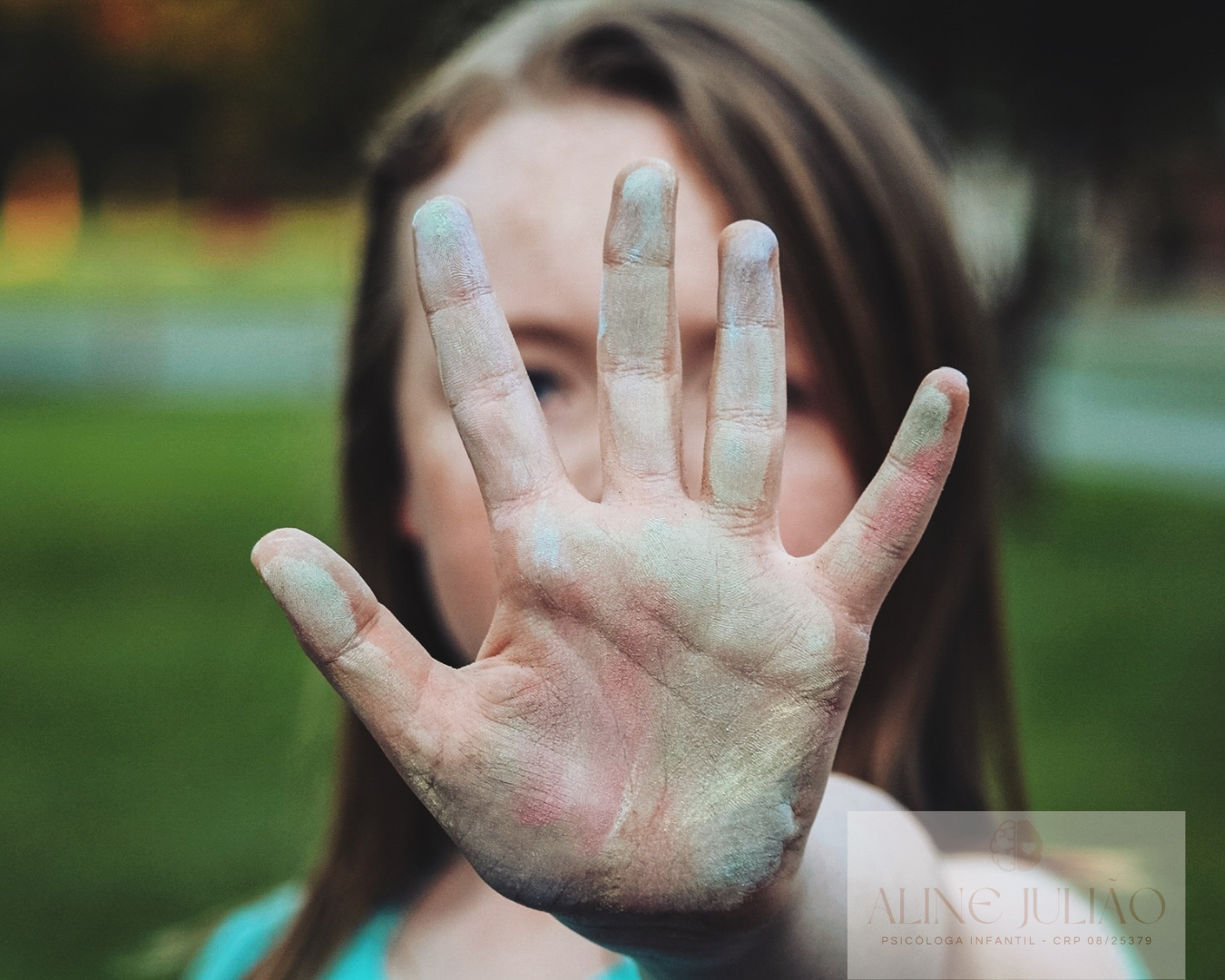 Leia mais sobre o artigo Autismo em Meninas: Por Que o Diagnóstico é Tão Difícil?